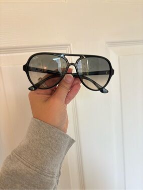 Ray-Ban Black Aviator Sunglasses with Gray Lenses